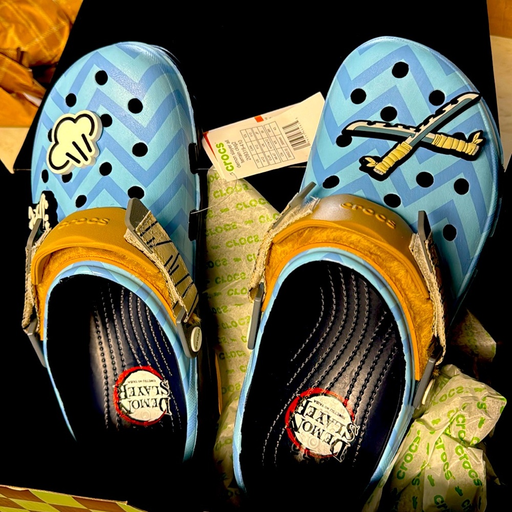 Demon slayer all terrain clog2, size 12 m, inosuke